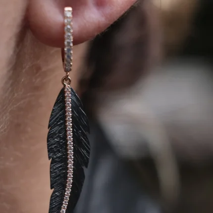 Hanging Feather with In-Line Diamonds № 17